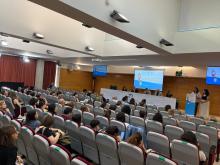 La jornada reuneix 300 persones de forma presencial i online