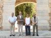 D'esquerra a dreta: el director assistencial de la Xarxa de Salut Mental i Addiccions de l’Institut d’Assistència Sanitària, Claudi Camps; el rector de la UdG, Quim Salvi; la presidenta de l’associació La Processó de Verges, Núria Roca, i el director general d'Àltima, Jaume Echaurren.